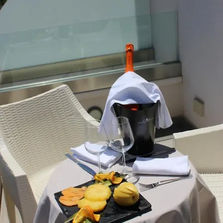 Tourist 3* Чефалу