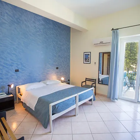 Tourist Отель 3*