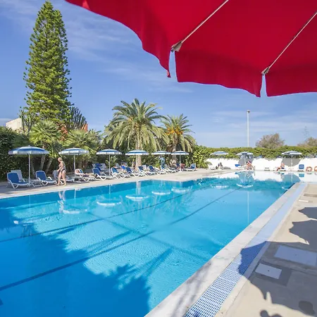 Отель Tourist Чефалу