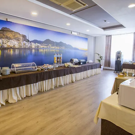 Отель Tourist 3*