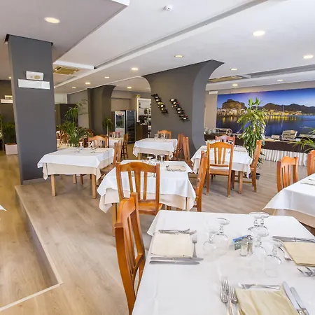 Tourist Чефалу