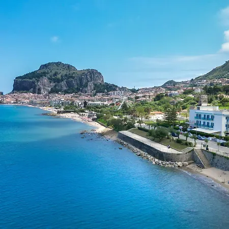 Отель Tourist Чефалу