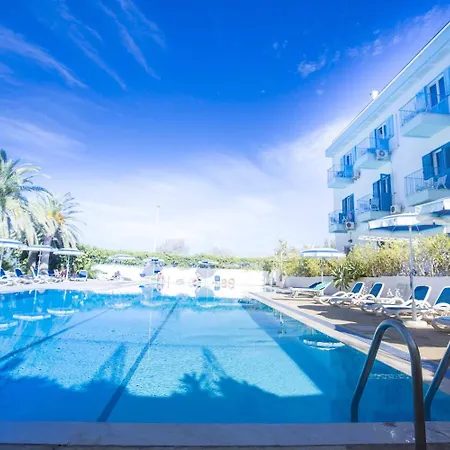 Tourist Отель Чефалу