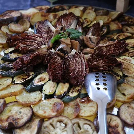 Отель Tourist 3*